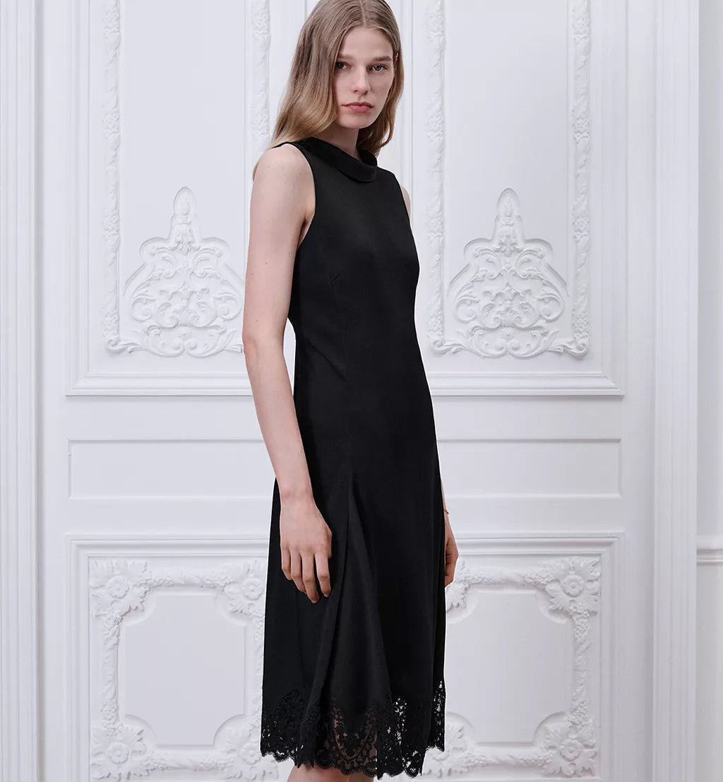 Robe Cache-Cœur en Crêpe Noir Fluide